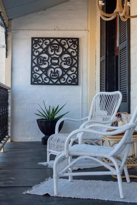 Historic Beauty In The Cbd! Parking And Wifi Διαμέρισμα Λόντσεστον Εξωτερικό φωτογραφία