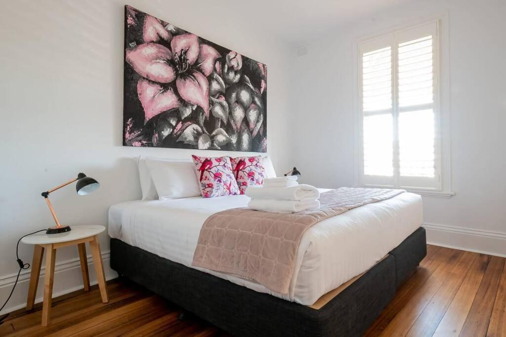Historic Beauty In The Cbd! Parking And Wifi Διαμέρισμα Λόντσεστον Εξωτερικό φωτογραφία